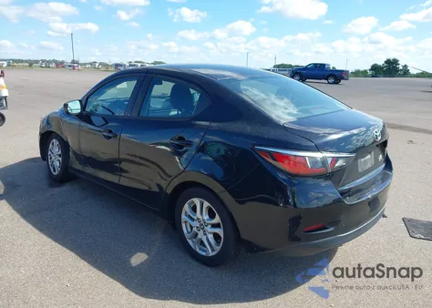 2017 Toyota Yaris Ia из США, поврежденный, VIN 3MYDLBYV9HY148817